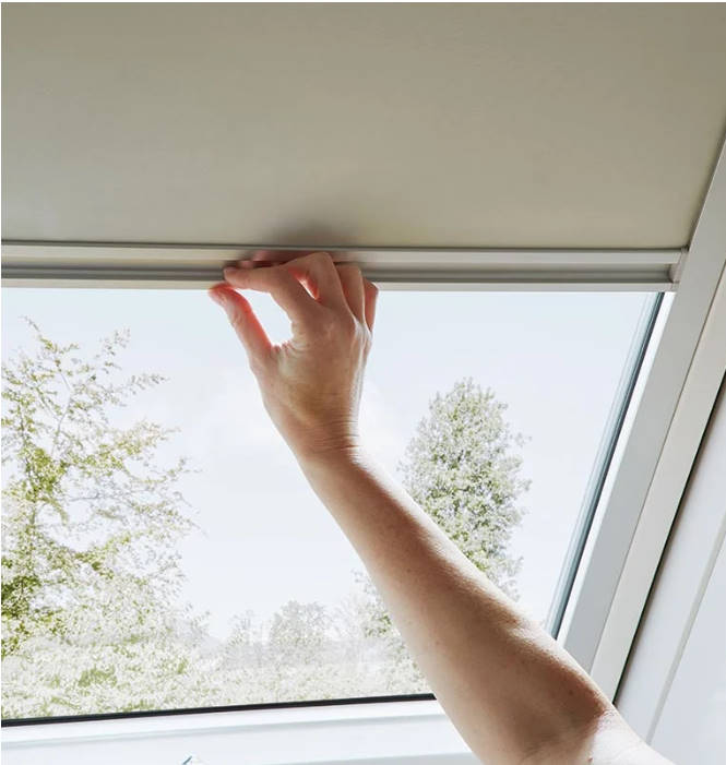 Dachfenster Roto und Velux, Holzer Dach Dornbirn, Beschattung Dachfenster Roto und Velux, Holzer Dach Dornbirn, Beschattung